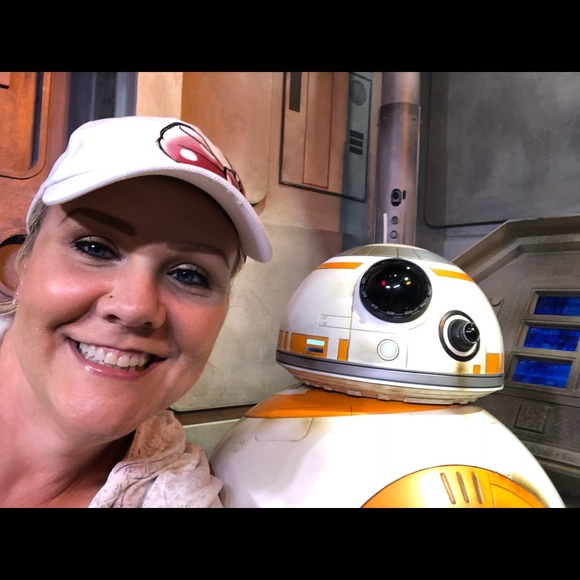 Meet your Posher, Cristy - Picture 3 of 4